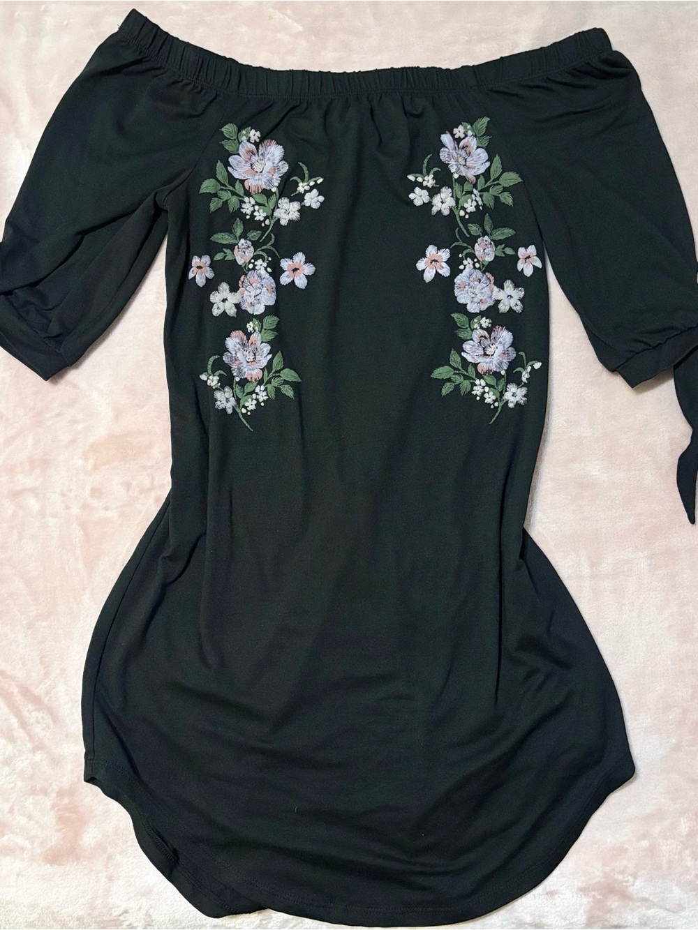 Derek Heart Black Off-Shoulder Top with Floral Embroidery